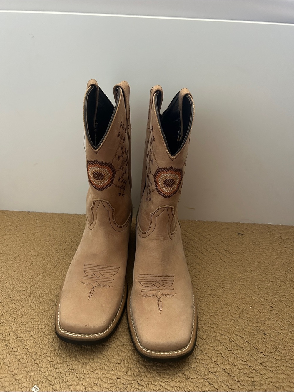 Women’s leather Tan Western Cowboy Boots - Classic Embroidered Style